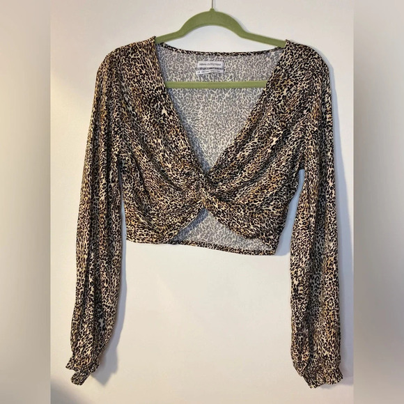 Urban Outfitters|| Crop Twisted Long Sleeve Leopard Print Top Size Small - Picture 4 of 9
